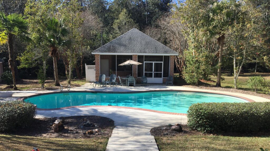 Before renovation picture of a pool in Covington.